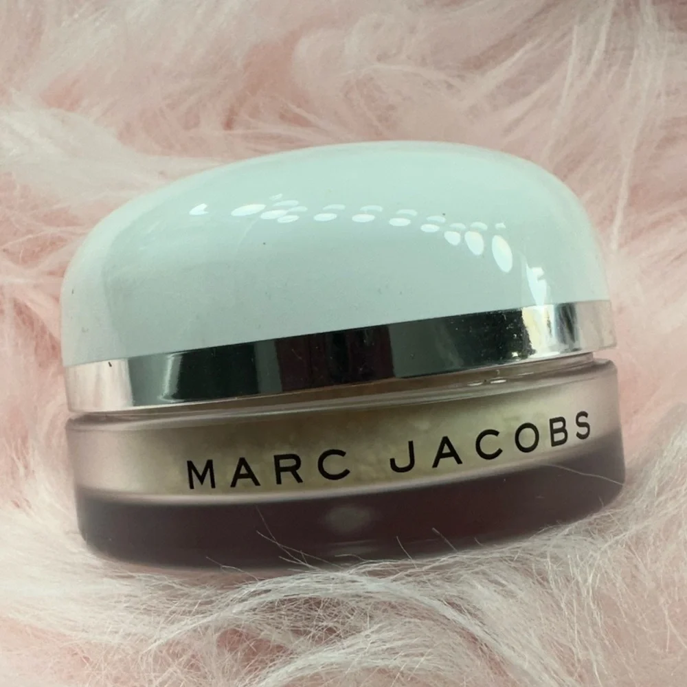 Marc Jacobs Powder - Picture 2 of 3